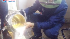 Giếng nước nhiễm dầu ở Hương Trạch: Có thể do rò rỉ téc chứa dầu?