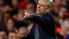 Xem màn trình diễn cuối cùng ở đấu trường châu Âu trên sân Emirates của HLV Wenger