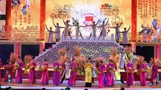 Festival Huế 2018 với chủ đề "Di sản văn hóa với hội nhập và phát triển, Huế - 1 điểm đến 5 di sản" khai mạc vào tối nay, 27/4
