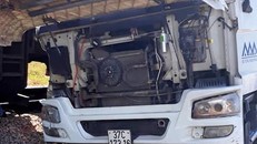 Tàu hàng đâm xe bồn, đường sắt tê liệt hơn một giờ