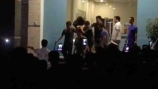 Nghi phạm được công an đưa về trụ sở