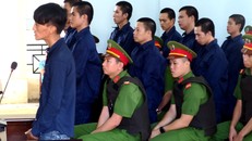 Các bị cáo tại tòa sáng 23/7. Ảnh: Tư Huynh.