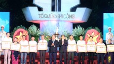 Không được quên những cống hiến, hy sinh của các thế hệ cha anh