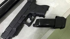 Khẩu súng nhóm Tuấn mang đi giải quyết mâu thuẫn. Ảnh: An Phước.