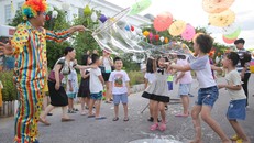 Hàng nghìn du khách đến với phố đi bộ FLC Sầm Sơn trong dịp nghỉ lễ 2/9