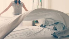 7 thói quen tàn phá sức khỏe nghiêm trọng nếu làm ngay khi thức dậy