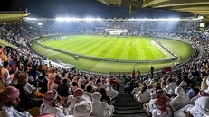 Sân Zayed Sports chuẩn bị và diễn tập cho lễ khai mạc đêm nay.