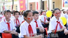 Chương trình đào tạo song bằng được triển khai thí điểm ở cấp THCS từ năm học 2018 - 2019. Ảnh: Hoàng Hùng/TTXVN