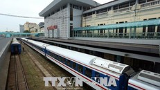 Đoàn tàu khách chất lượng cao tại ga Hà Nội. Ảnh: Huy Hùng/TTXVN