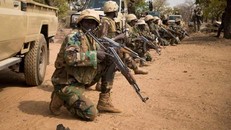 Các binh sỹ Niger được điều đến khu vực bị tấn công. (Nguồn: The Defense Post)