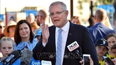 Thủ tướng Australia Scott Morrison trả lời phỏng vấn bên ngoài một địa điểm bầu cử ở Sydney ngày 18/5. Ảnh: AFP/TTXVN
