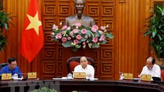 Thủ tướng Nguyễn Xuân Phúc chủ trì phiên họp Thường trực Chính phủ. (Ảnh: Thống Nhất/TTXVN)