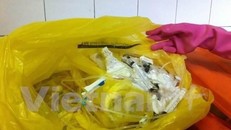 Túi đựng những loại rác thải y tế nguy hại. (Ảnh: T.G/Vietnam+)