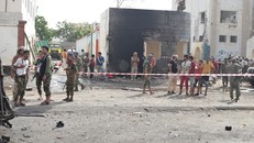 Hiện trường một vụ tấn công tại Yemen. (Nguồn: THX/TTXVN)