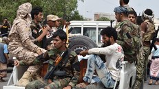 Lực lượng trung thành với nhóm gọi là Hội đồng Chuyển tiếp miền Nam (STC) gác tại Aden, Yemen, ngày 7/8/2019. (Ảnh: THX/TTXVN)