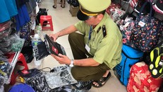 Thu giữ hàng nghìn sản phẩm giả thương hiệu The North Face