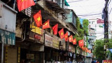 Đường phố Hà Nội rực rỡ cờ hoa mừng ngày Quốc khánh
