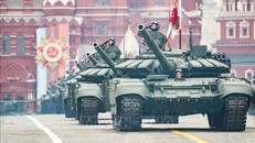 Xe tăng T-72B3 của Nga tham gia duyệt binh trên Quảng trường Đỏ ở thủ đô Moskva nhân kỷ niệm 74 năm Ngày Chiến thắng phát xít, ngày 9/5/2019. Ảnh: THX/TTXVN