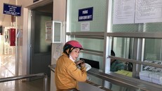 Các cơ sở y tế cần tư vấn cho người bệnh đúng và đầy đủ về phạm vi quyền lợi của người có thẻ BHYT. Ảnh: VGP/Hiền Minh