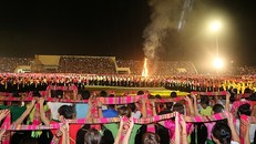 Màn xòe Thái có sự tham gia của 5000 nghệ nhân và diễn viên quần chúng. (Nguồn: Báo Yên Bái)