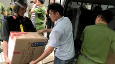 Cảnh sát thu 9 tỷ, 20 thỏi vàng khi khám xét Công ty Alibaba