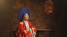 Tạo hình của nghệ sỹ Hồng Đào khi vào vai Từ Dụ Thái hậu trong phim "Phượng khấu." (Ảnh: ĐLP)