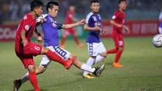 CLB Hà Nội (áo xanh) không thể chiến thắng và đánh rơi cơ hội vào chung kết AFC Cup 2019 là rất đáng tiếc