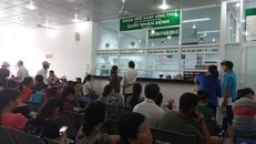 Việc thanh toán viện phí không dùng tiền mặt giúp người bệnh không những giảm thời gian chờ đợi mà còn tránh rủi ro mất tiền do đánh rơi hay bị móc ví.