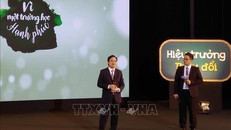 Bộ trưởng Bộ Giáo dục và Đào tạo Phùng Xuân Nhạ phát biểu tại buổi tọa đàm.