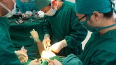 Bệnh viện tuyến huyện Sơn La lần đầu thay khớp gối nhân tạo thành công.