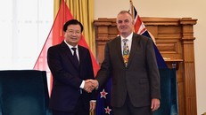 Phó Thủ tướng Trịnh Đình Dũng hội kiến Chủ tịch Quốc hội New Zealand - Ảnh: VGP/Đoàn Bắc