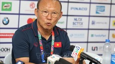 Chính quyền huyện Sancheong, tỉnh Nam Gyeongsang, ở Đông Nam Hàn Quốc, quê hương của huấn luyện viên Park Hang-seo, sẽ xây dựng một ngôi làng Việt Nam để thu hút nhiều khách du lịch Việt Nam. Trong ảnh: HLV Park Hang Seo phát biểu tại cuộc họp báo. Ảnh: H