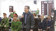 Bị cáo Nguyễn Bắc Son (sinh năm 1953, cựu Bộ trưởng Bộ Thông tin và Truyền thông) nói lời sau cùng trước tòa. Ảnh: Doãn Tấn/TTXVN