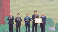 Thủ tướng trao danh hiệu 'Huyện nông thôn mới' đầu tiên vùng Tây Bắc