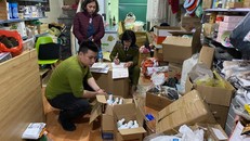 Đội QLTT số 1 - Cục QLTT Hà Nội phối hợp với Phòng 11 - CO3 - Bộ Công An kiểm tra tại cơ sở kinh doanh tại số 7 ngách 11 hẻm 5, ngõ 290 Kim Mã, Ba Đình, Hà Nội.