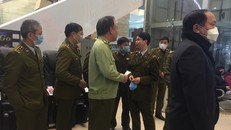 Đoàn công tác của Ban chỉ đạo 389 Quốc gia phối hợp với Tổng cục QLTT đã trực tiếp khảo sát tình hình chung khu vực kinh doanh ở chợ thuốc Hapulico.