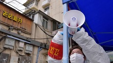 Treo loa phát thanh tuyên truyền các biện pháp phòng dịch viêm đường hô hấp cấp do nCoV tại Vũ Hán, tỉnh Hồ Bắc, Trung Quốc, ngày 10/2/2020. Ảnh minh họa: THX/TTXVN