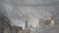 Công bố 'danh sách đen' doanh nghiệp khai thác đá làm ximăng