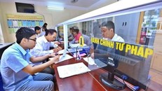 Cán bộ và công chức, viên chức sẽ nghỉ liên tiếp 4 ngày trong dịp 30/4 và 1/5. (Ảnh minh họa: TTXVN)