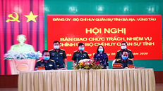 Bàn giao chức trách, nhiệm vụ Chính ủy Bộ Chỉ huy Quân sự tỉnh Bà Rịa Vũng Tàu.