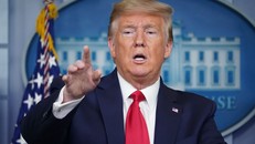 Tổng thống Mỹ Donald Trump phát biểu trong cuộc họp báo tại Nhà Trắng ngày 8/4/2020. Ảnh: AFP/TTXVN