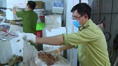 Nóng: Bắt giữ hơn 6 tấn thực phẩm đông lạnh nhập lậu tại Hà Nội