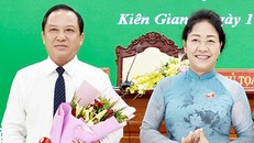 Phó Bí thư Thường trực Tỉnh ủy - Chủ tịch HĐND tỉnh Kiên Giang Đặng Thị Tuyết Em chúc mừng ông Nguyễn Đức Chín.