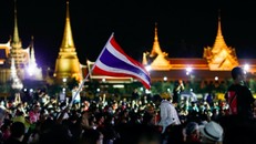 Biểu tình cực lớn ở Thái Lan để đòi hoàng gia cải tổ. Ảnh: Reuters