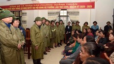 Phó Thủ tướng Trịnh Đình Dũng kiểm tra, chỉ đạo ứng phó mưa lũ tại Quảng Bình