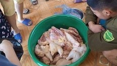 Trường mầm non dừng dạy bán trú sau khi phụ huynh tố nhập thịt gà ôi