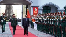 Thủ tướng Nguyễn Xuân Phúc dự Lễ đón nhận Huân chương Bảo vệ Tổ quốc hạng Nhất và kỷ niệm 75 năm Ngày truyền thống Tổng cục II - Bộ Quốc phòng - Ảnh: VGP/Quang Hiếu