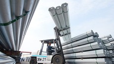 Tháng 8, sản lượng tiêu thụ của ống thép Hòa Phát gần 76.500 tấn, tăng 38,2% so với cùng kỳ. Ảnh: Thép Hoà Phát