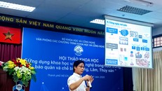 TS. Nguyễn Văn Nguyên (Phó Viện trưởng Viện Nghiên cứu Hải sản) trình bày tại Hội thảo "Ứng dụng Khoa học và Công nghệ trong nuôi trồng, bảo quản và chế biến nông, lâm, thuỷ sản". Ảnh: Kiều Trang
