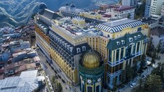 Hotel de la Coupole là câu chuyện kể bằng những đường nét và hình khối kiến trúc. (Ảnh: CTV)